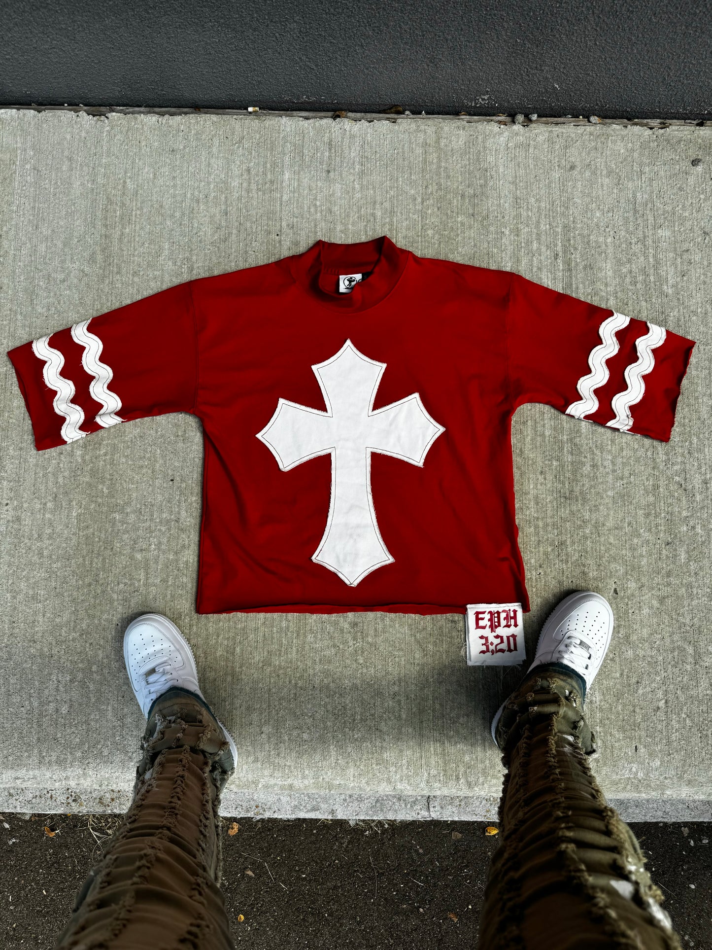 XCEEDING “7” CROPPED RED TEE
