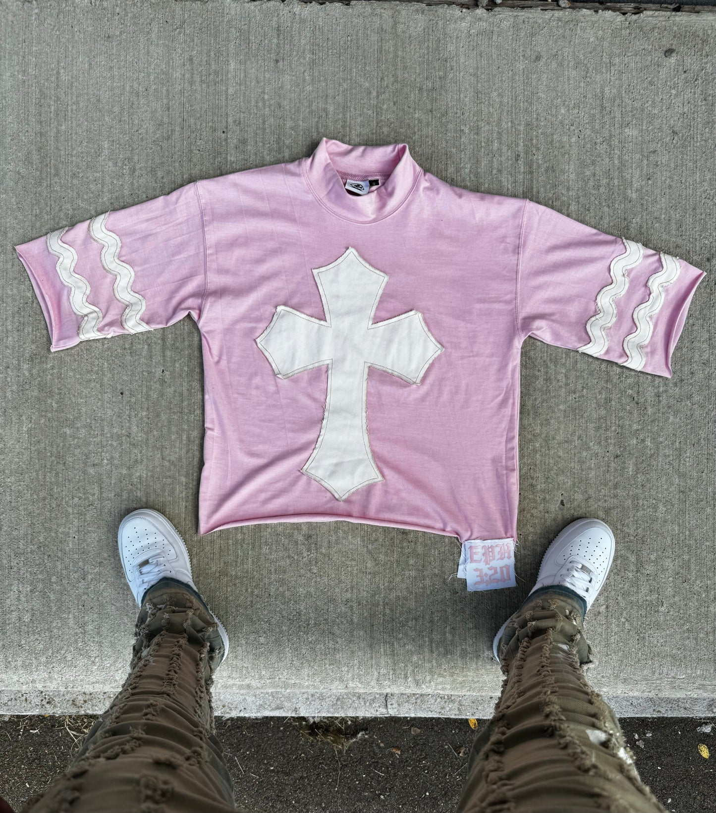 XCEEDING “7” CROPPED PINK TEE